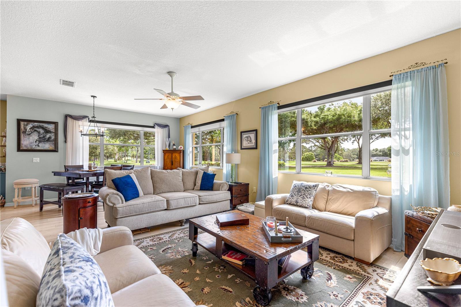 WINDSOR - Residential