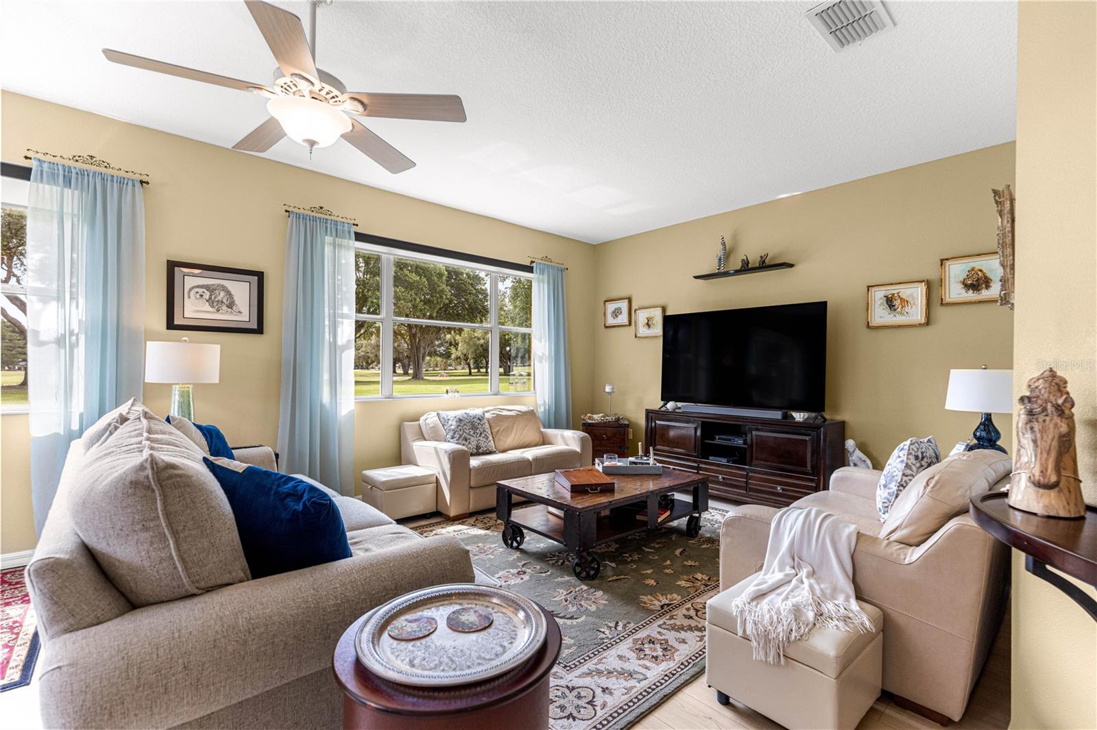 WINDSOR - Residential