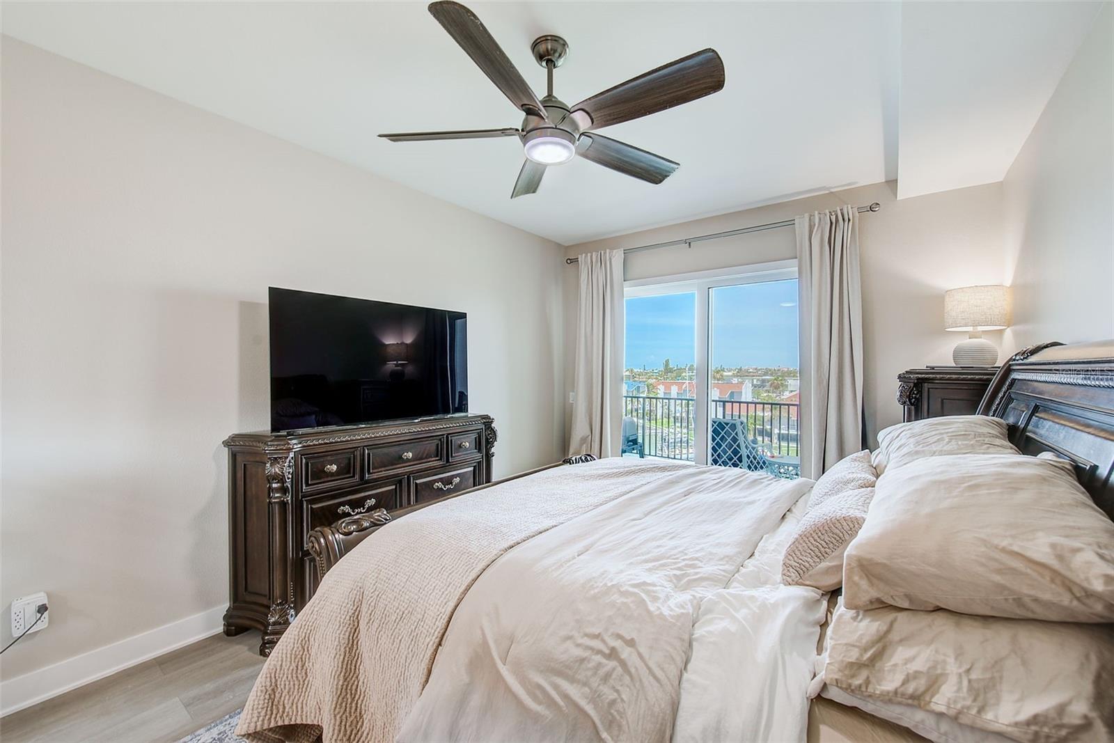 RESIDENCES AT TOWN CENTER CONDO - Residential