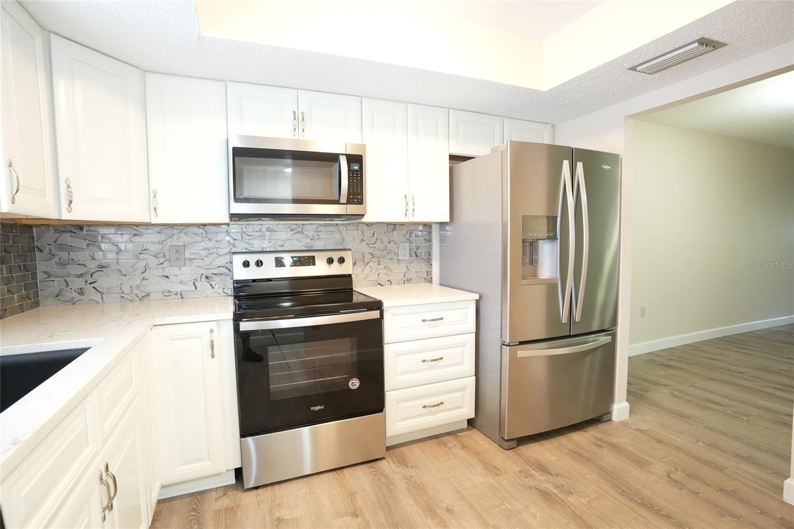 BAYSHORE ON THE LAKE CONDO APTS - Residential