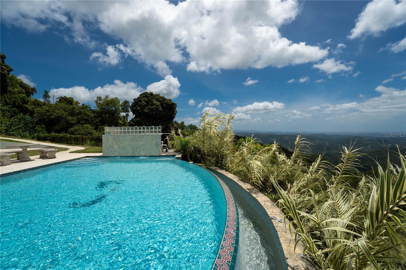PALMA SOLA - Residential