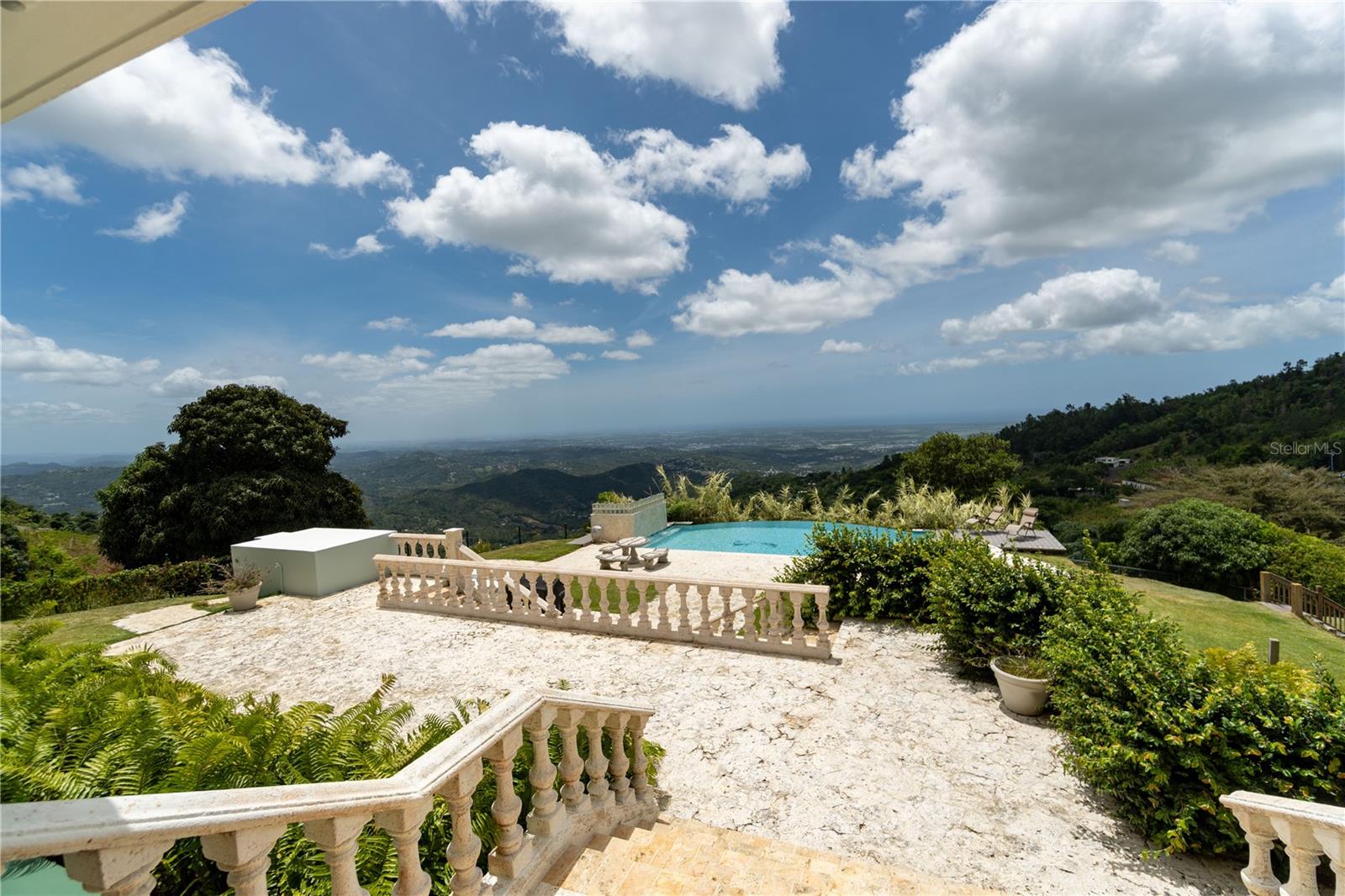 PALMA SOLA - Residential