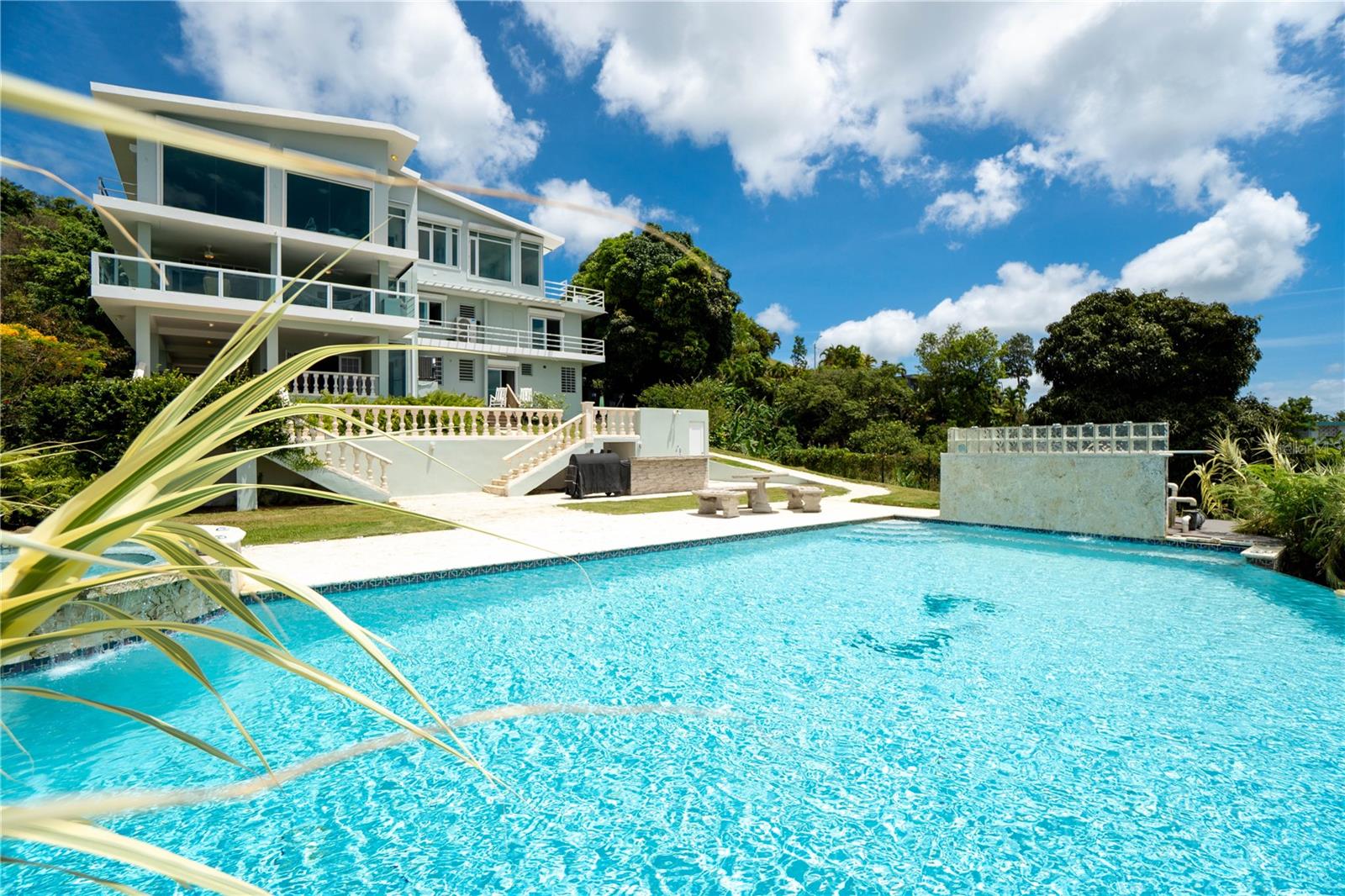 PALMA SOLA - Residential