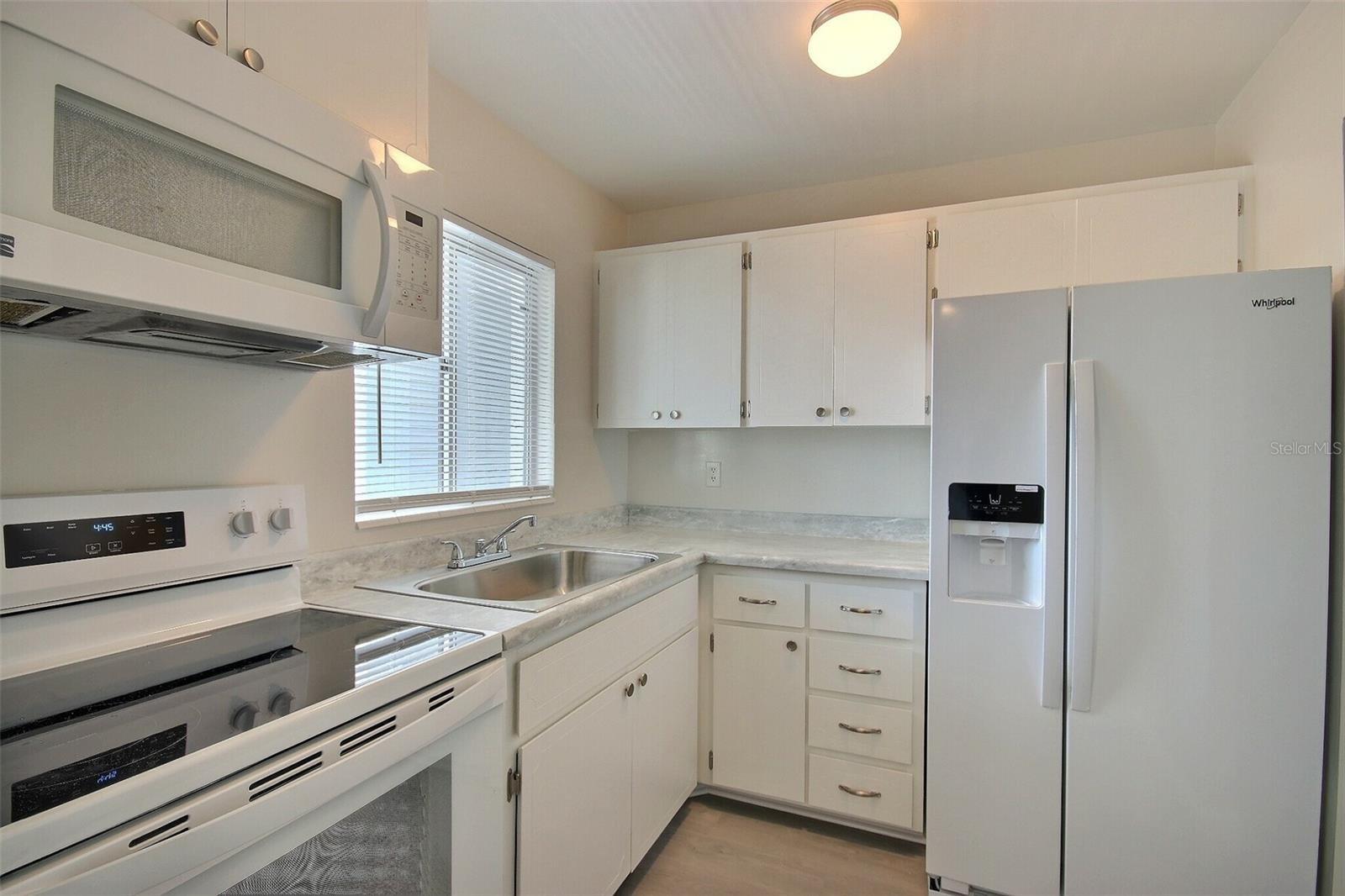 BAYSHORE GARDENS APTS 12 - Residential