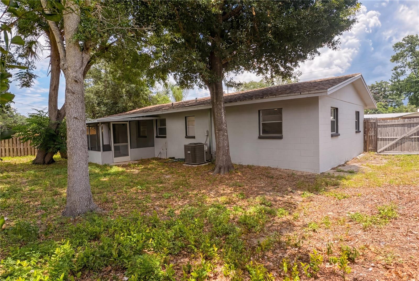 WHISPERING LAKES SEC 03 PT 04 - Residential