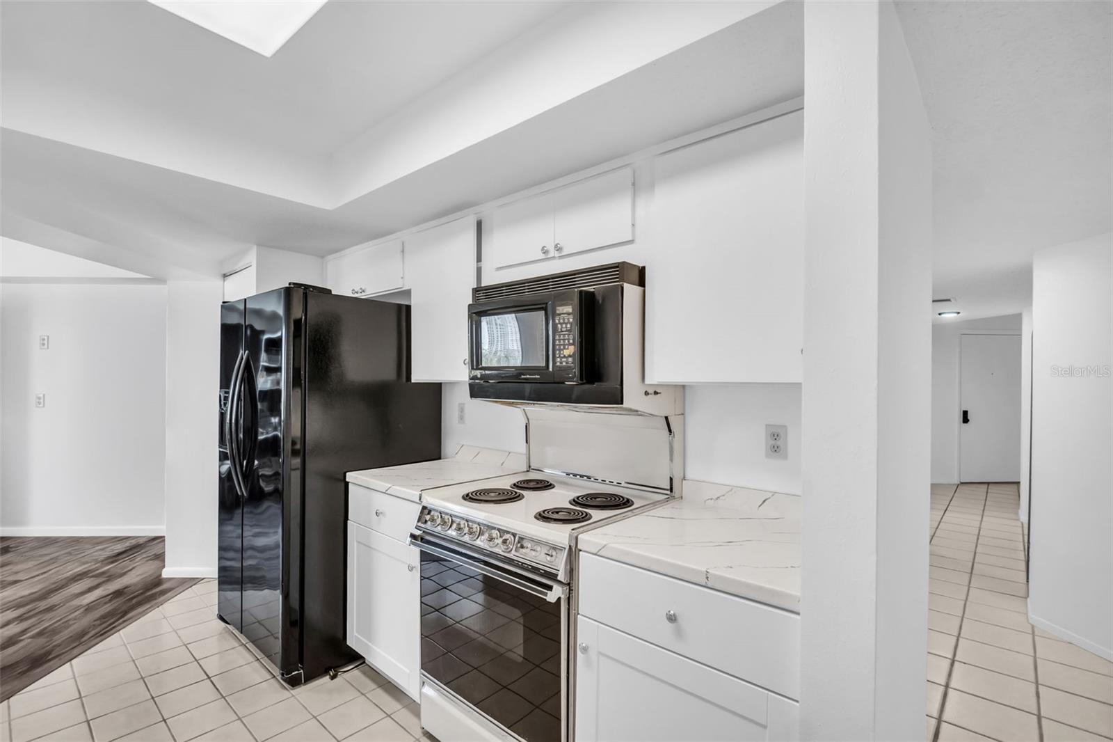 VIEWPOINT-ON-THE-BAY CONDO - Residential
