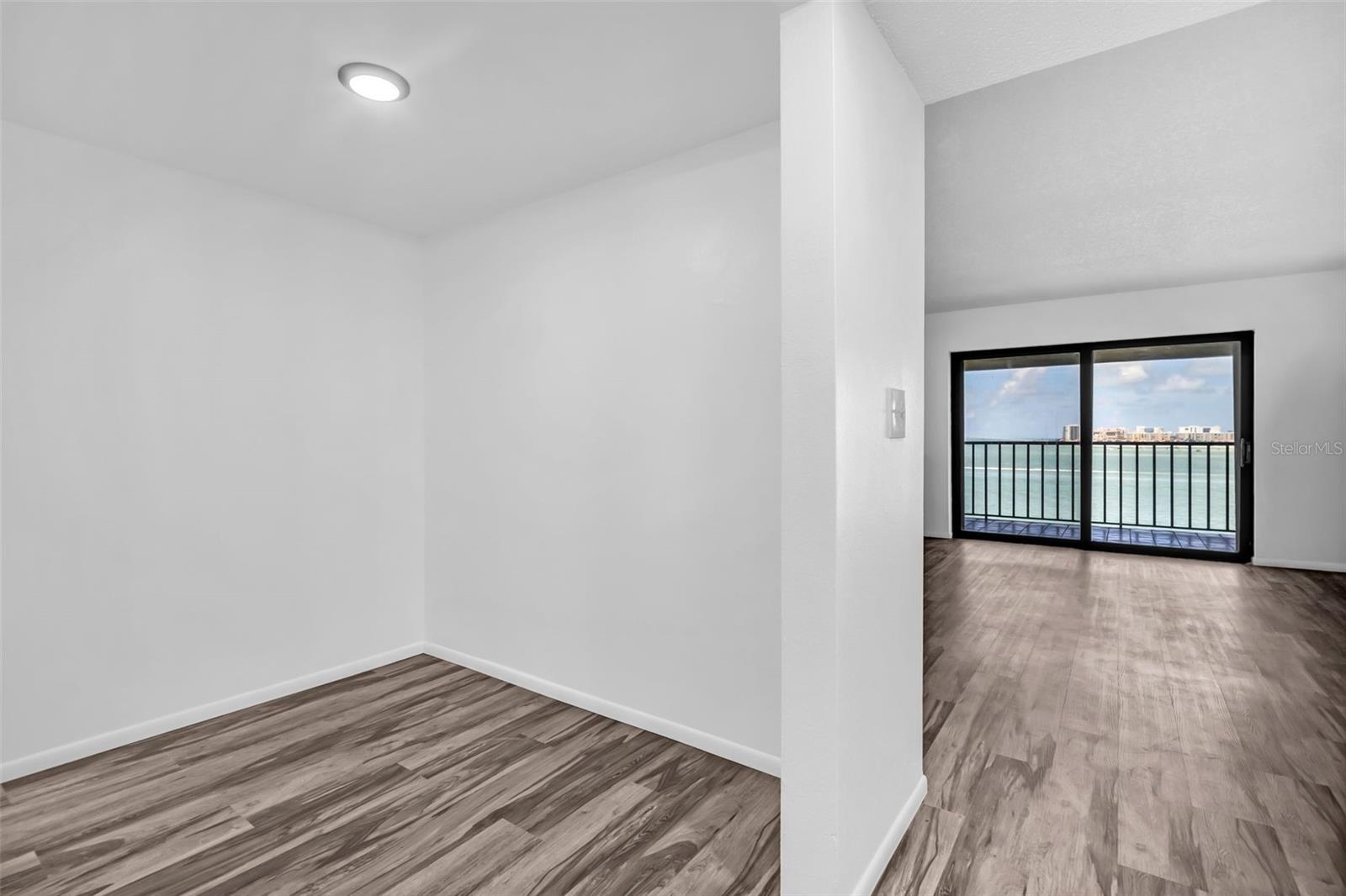 VIEWPOINT-ON-THE-BAY CONDO - Residential