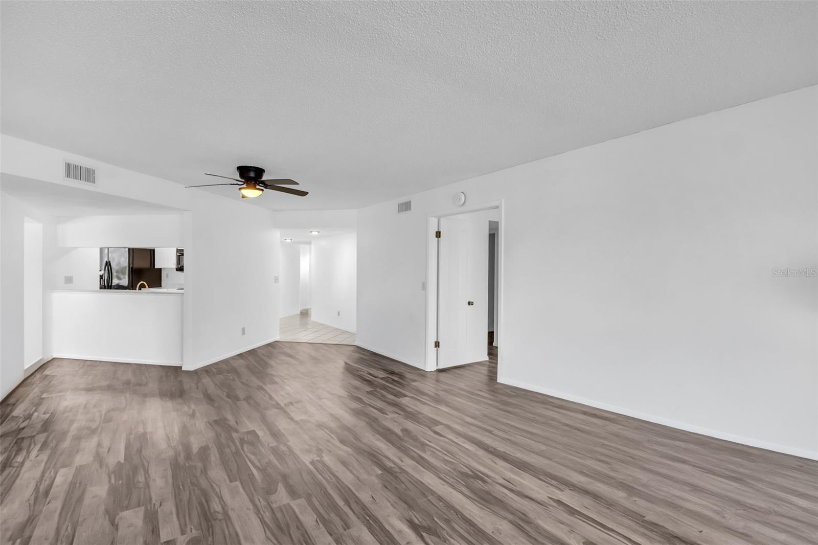 VIEWPOINT-ON-THE-BAY CONDO - Residential