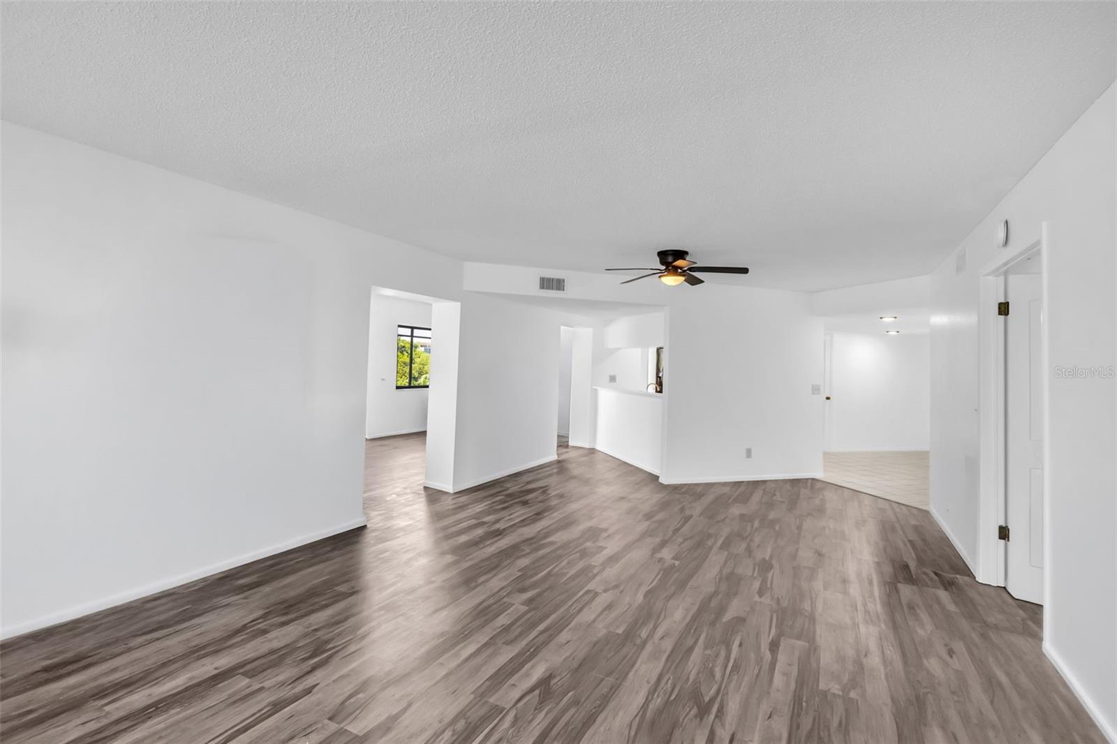 VIEWPOINT-ON-THE-BAY CONDO - Residential