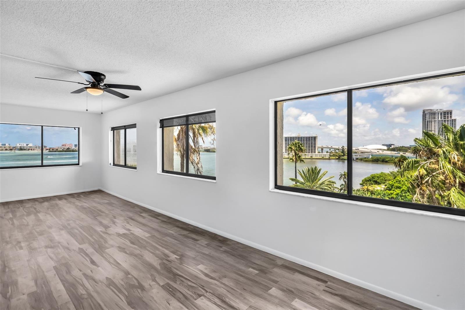VIEWPOINT-ON-THE-BAY CONDO - Residential