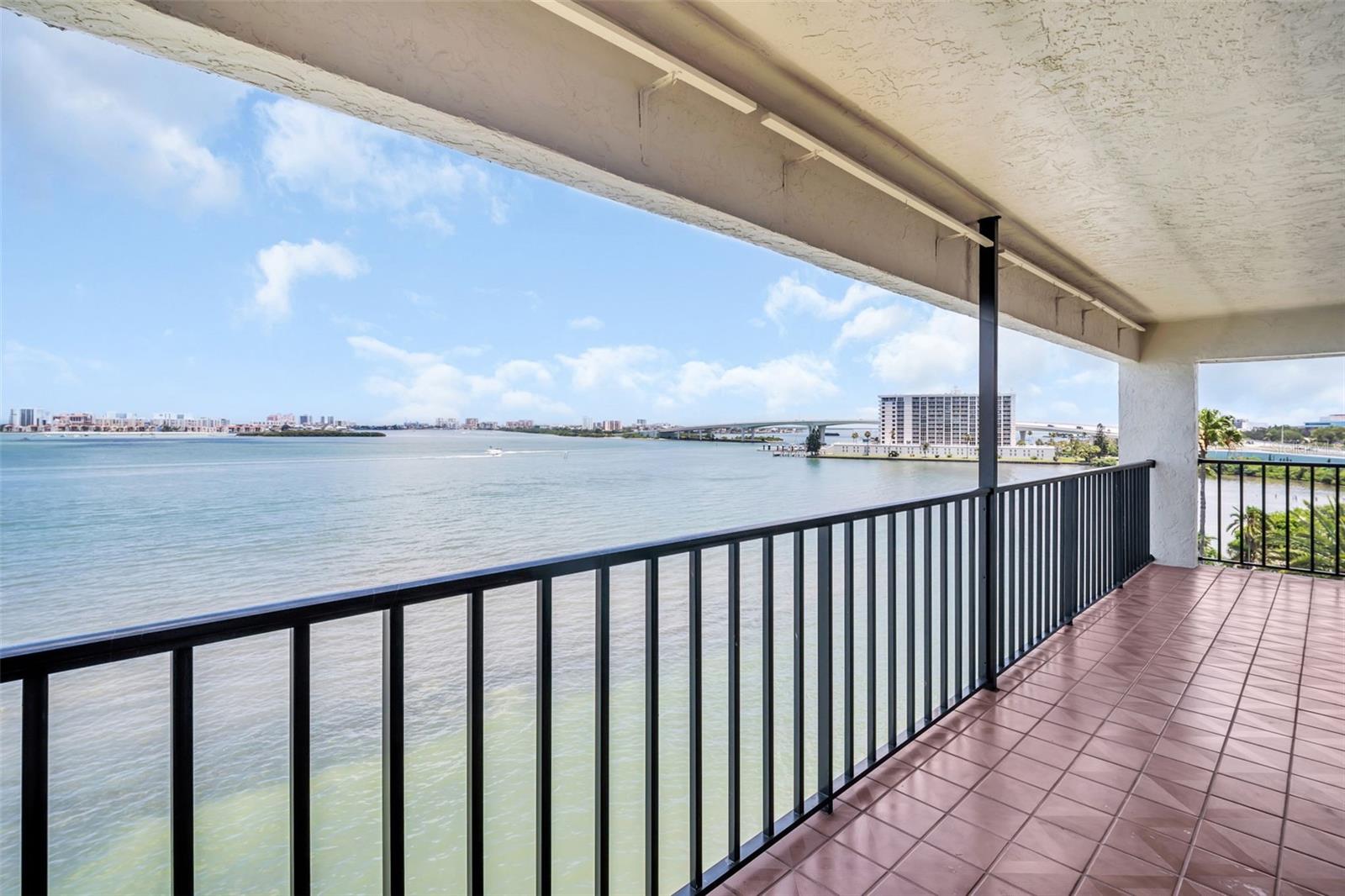 VIEWPOINT-ON-THE-BAY CONDO - Residential