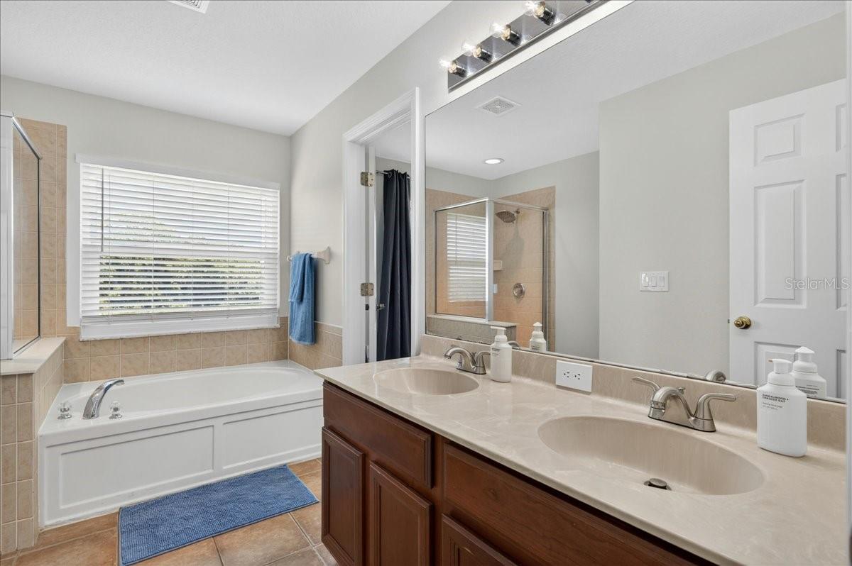 TOWNHOMES OF BAY PORT COLONY - Residential