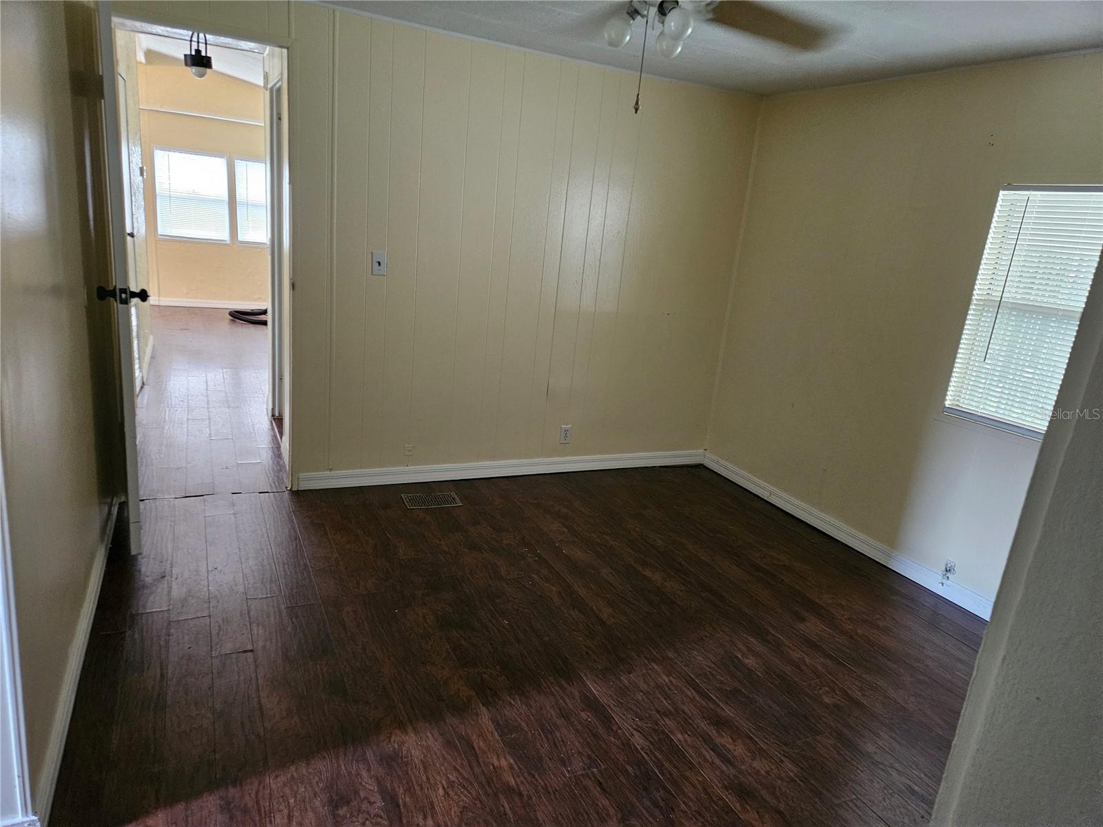 PINE HILLS MOBILE HOMESITES UNREC 164 - Residential Lease