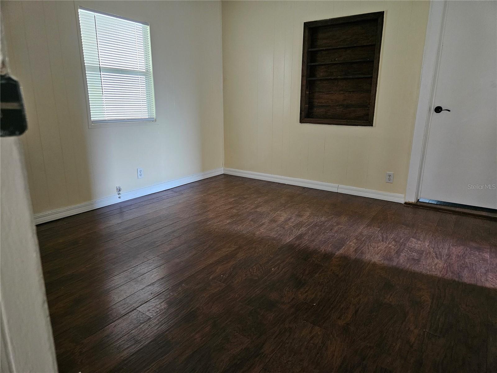 PINE HILLS MOBILE HOMESITES UNREC 164 - Residential Lease