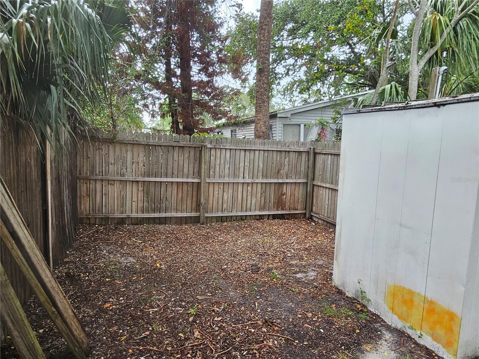 PINE HILLS MOBILE HOMESITES UNREC 164 - Residential Lease
