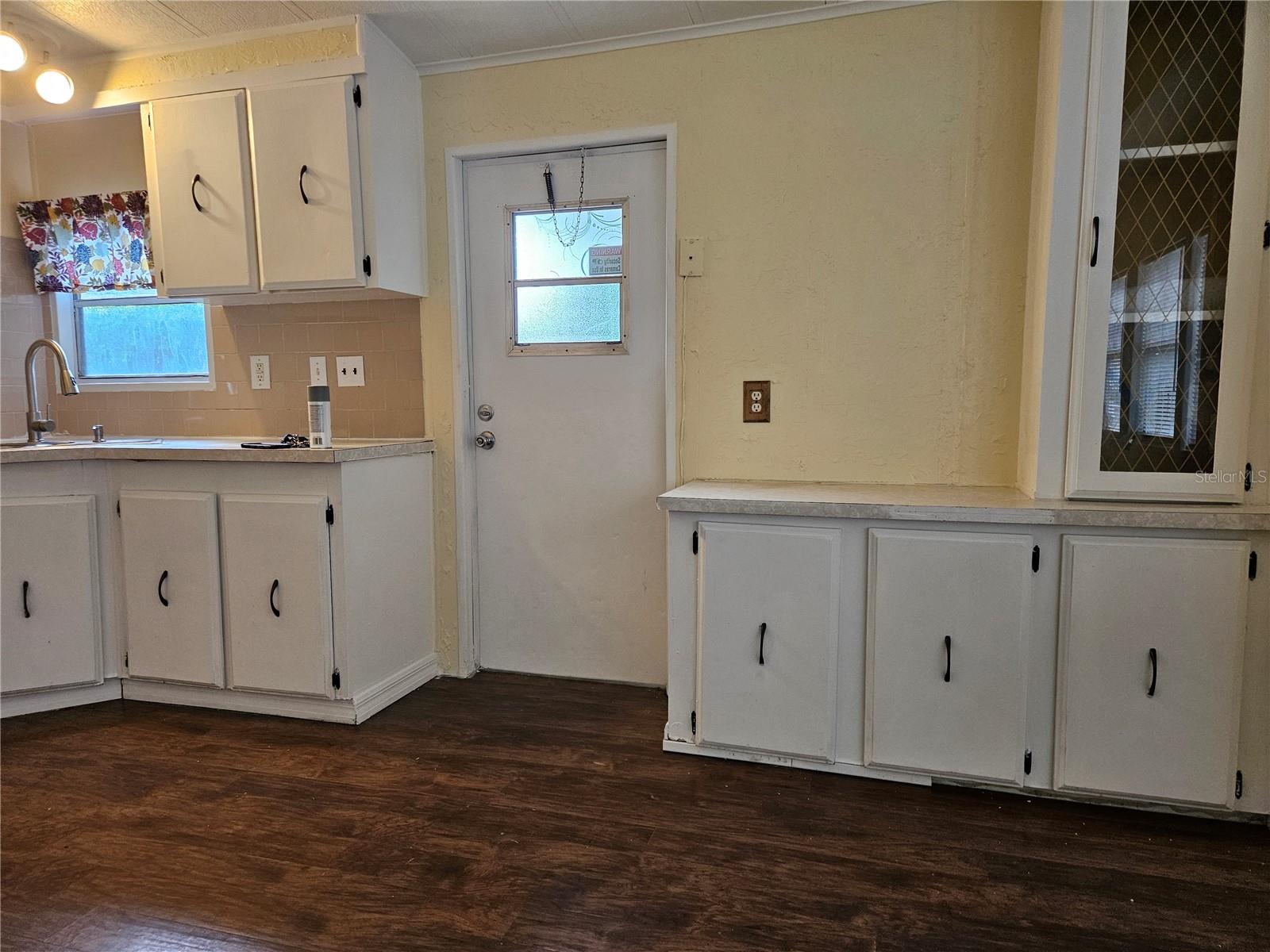 PINE HILLS MOBILE HOMESITES UNREC 164 - Residential Lease