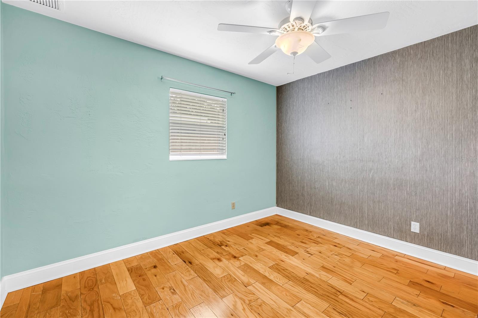 SNELL SHORES - Residential