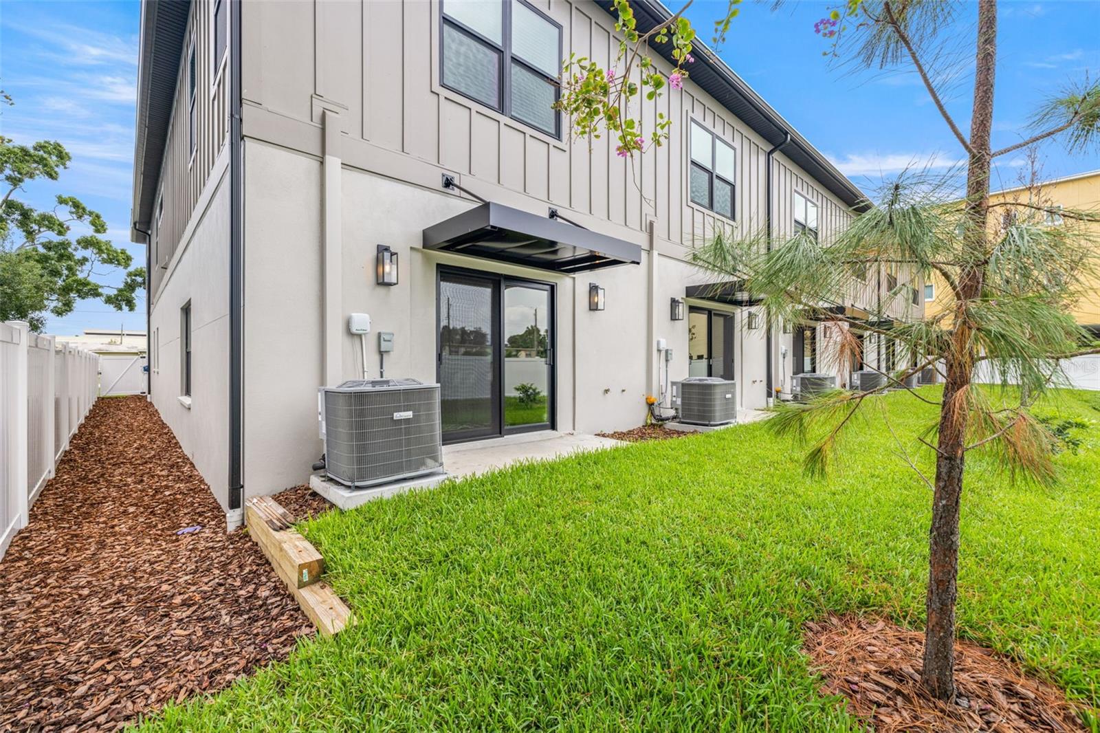 WESTSHORE PALMS - Residential