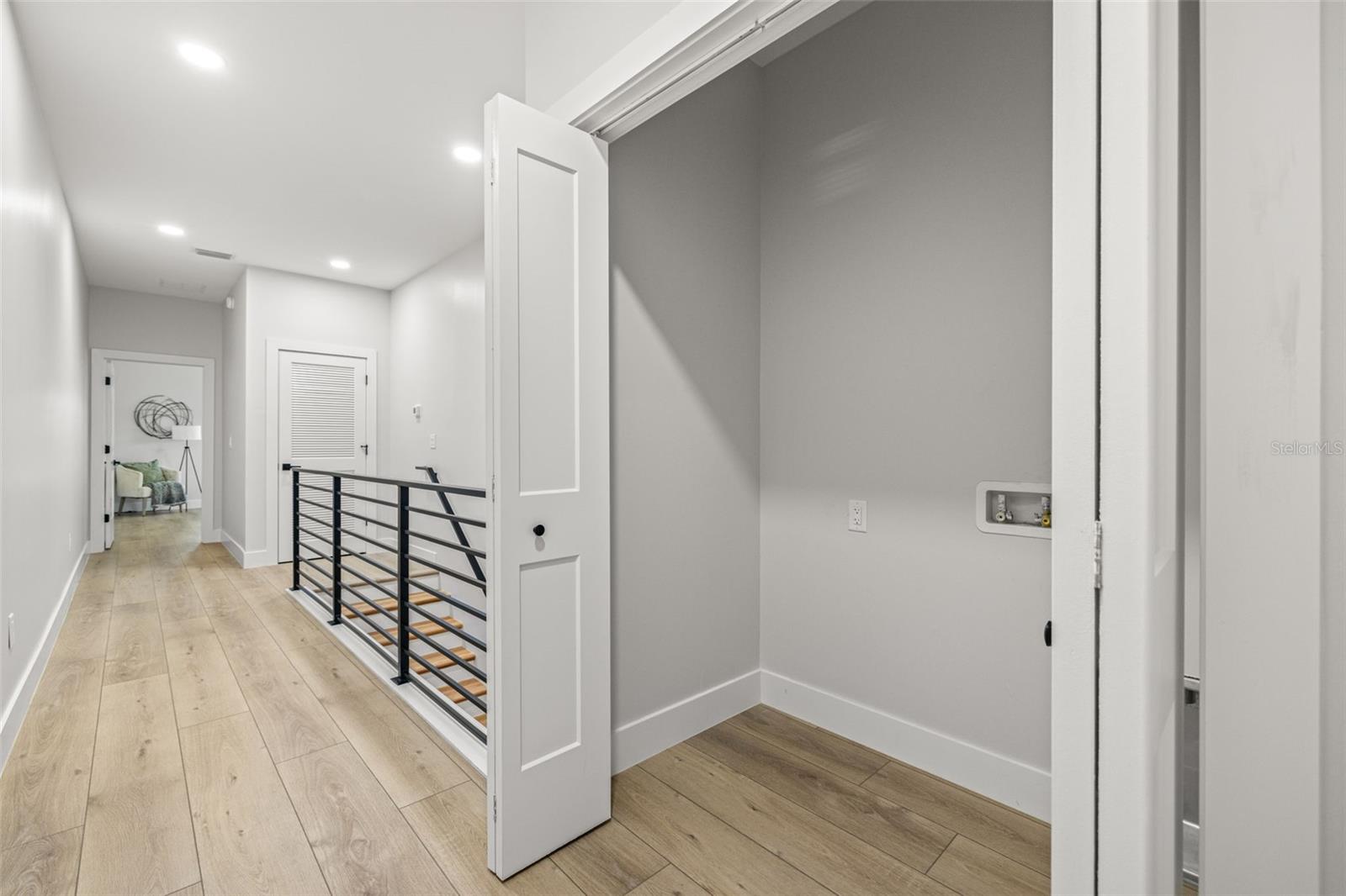 WESTSHORE PALMS - Residential