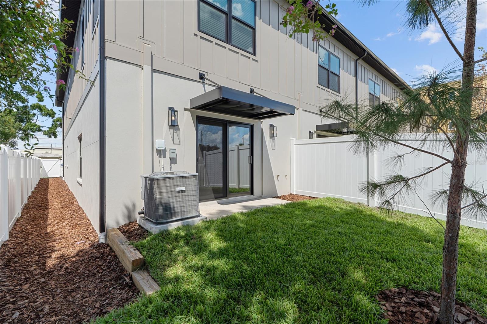 WESTSHORE PALMS - Residential
