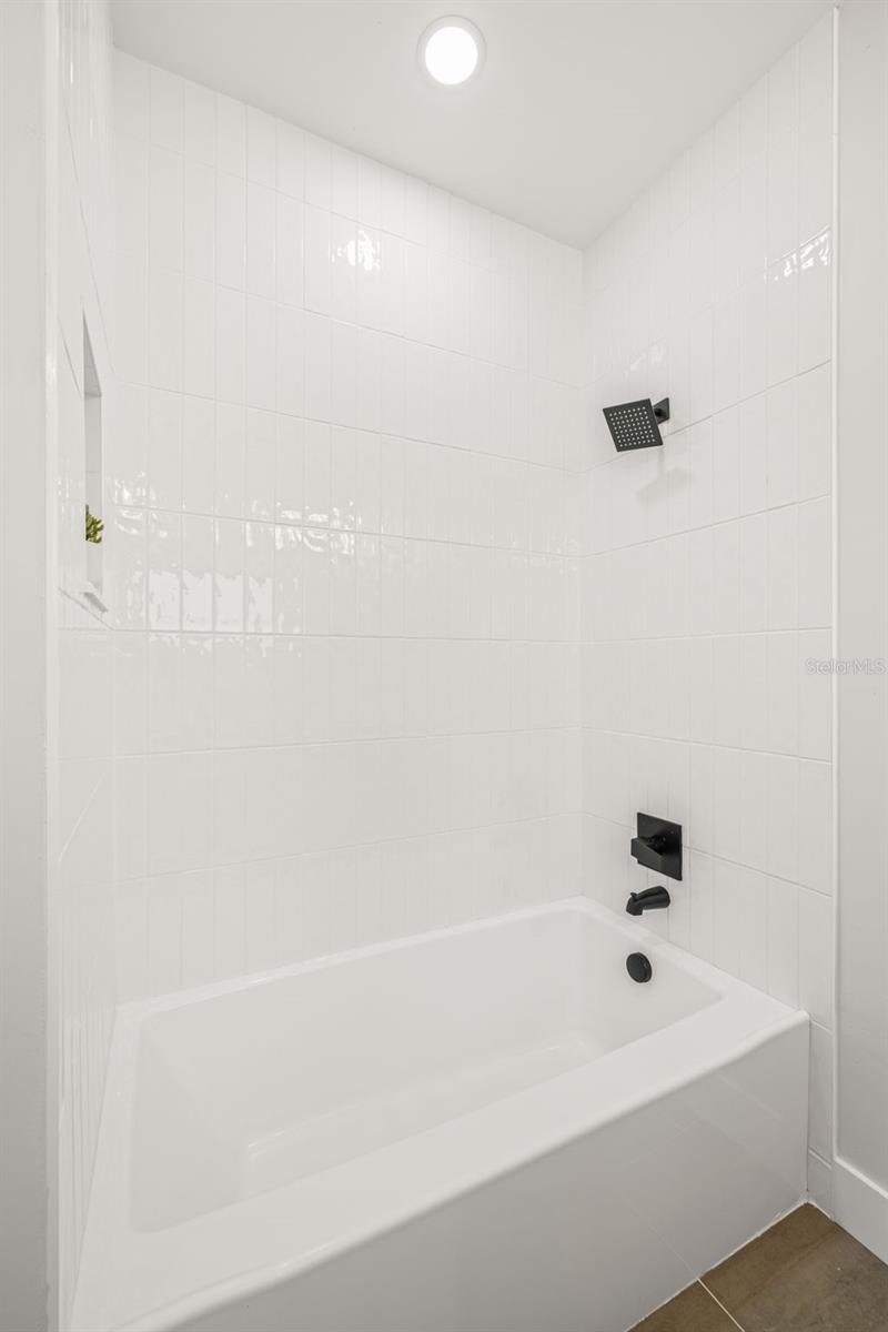 WESTSHORE PALMS - Residential