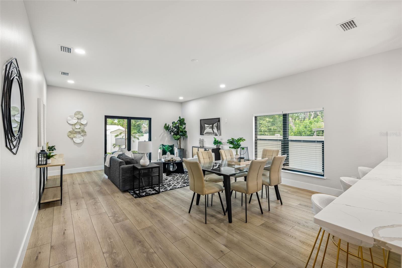 WESTSHORE PALMS - Residential