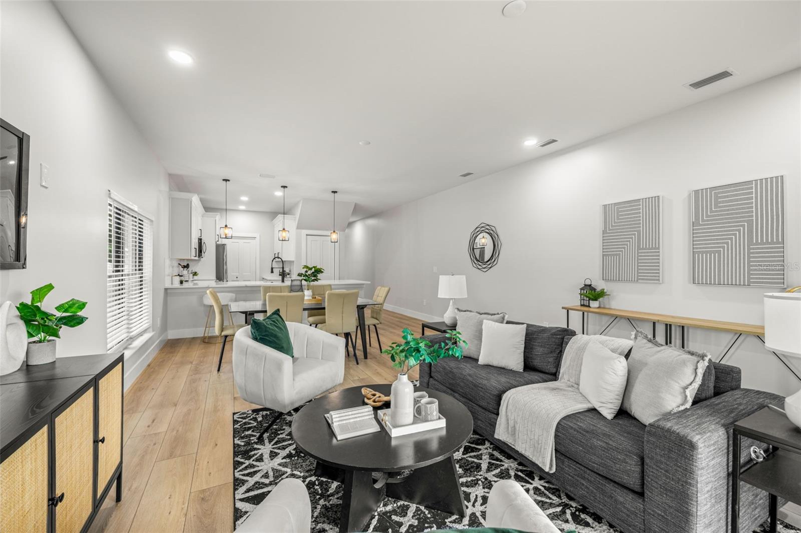 WESTSHORE PALMS - Residential