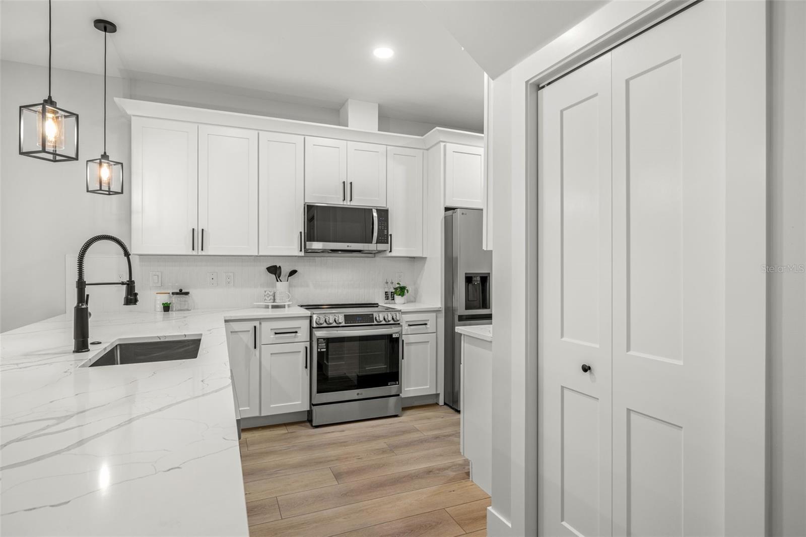 WESTSHORE PALMS - Residential
