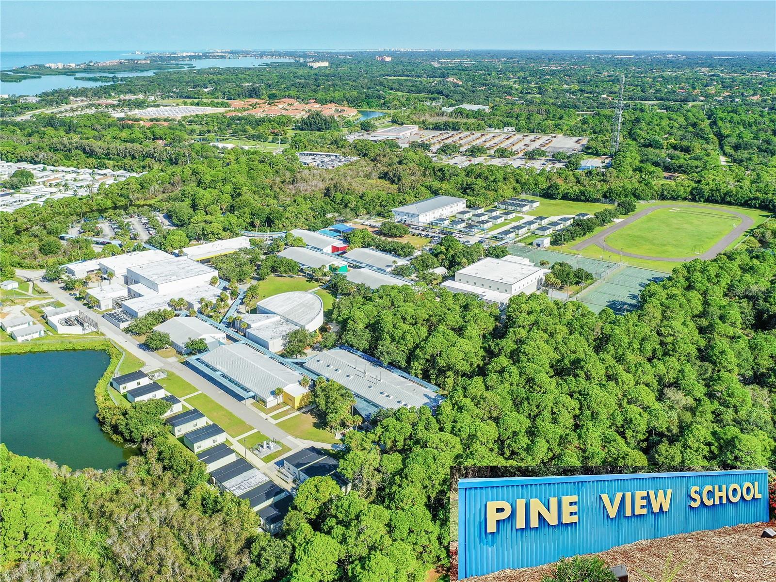 THE HAMPTONS - Residential