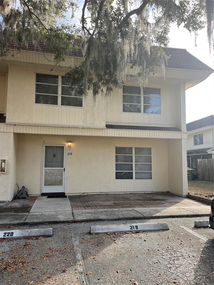 Must See! Don't miss out this opportunity.  For your own or investment. Well maintained move in ready 4 bedrooms 2.5 bathrooms at Fairway Oaks Community. Few minutes to downtown Sarasota, 15 minutes to beaches and University Town Center. Next to Bobby Jones Golf Course. Cash Only