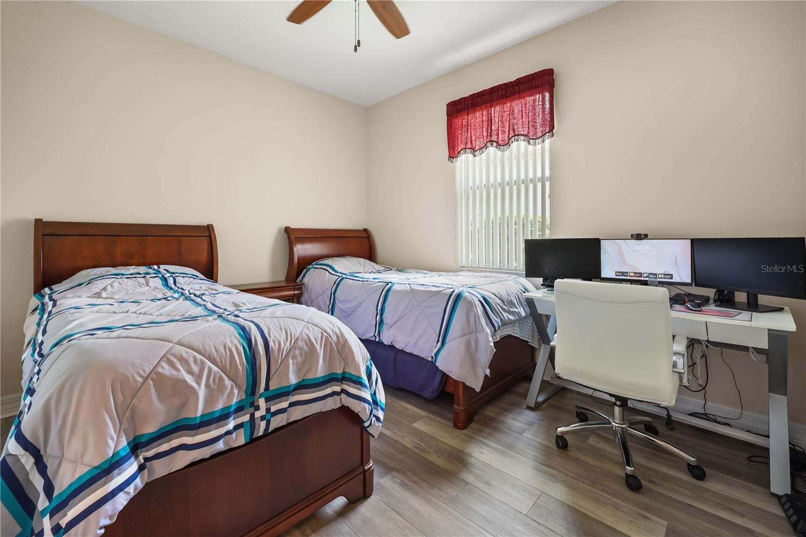 DEARCROFT AT LEGENDS - Residential