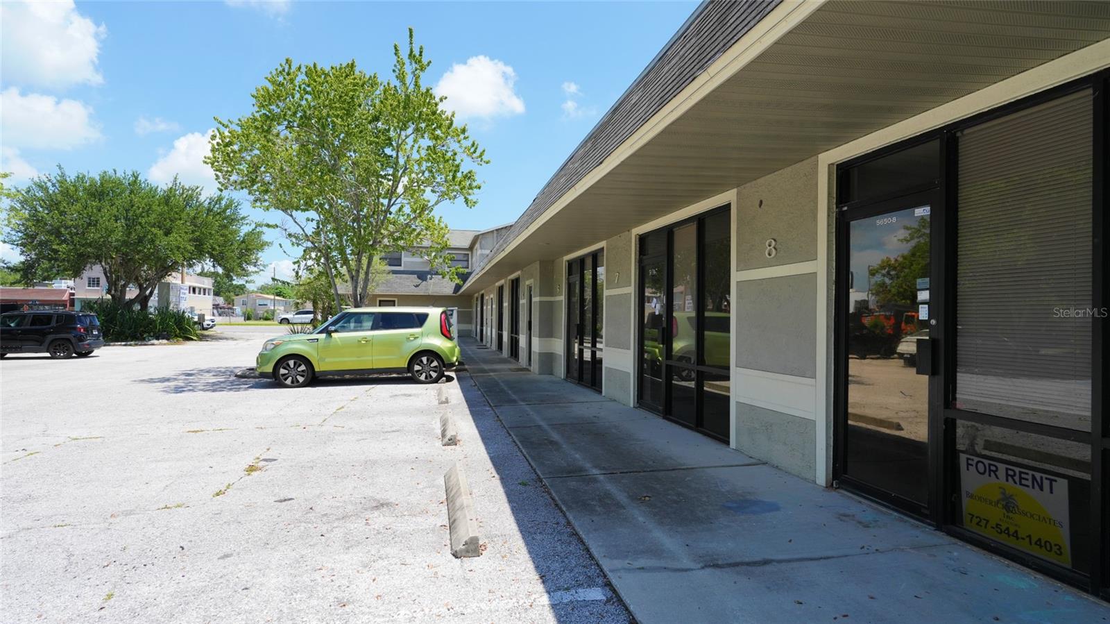 PINELLAS PARK - Commercial Lease