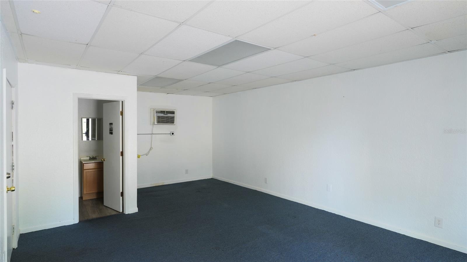 PINELLAS PARK - Commercial Lease