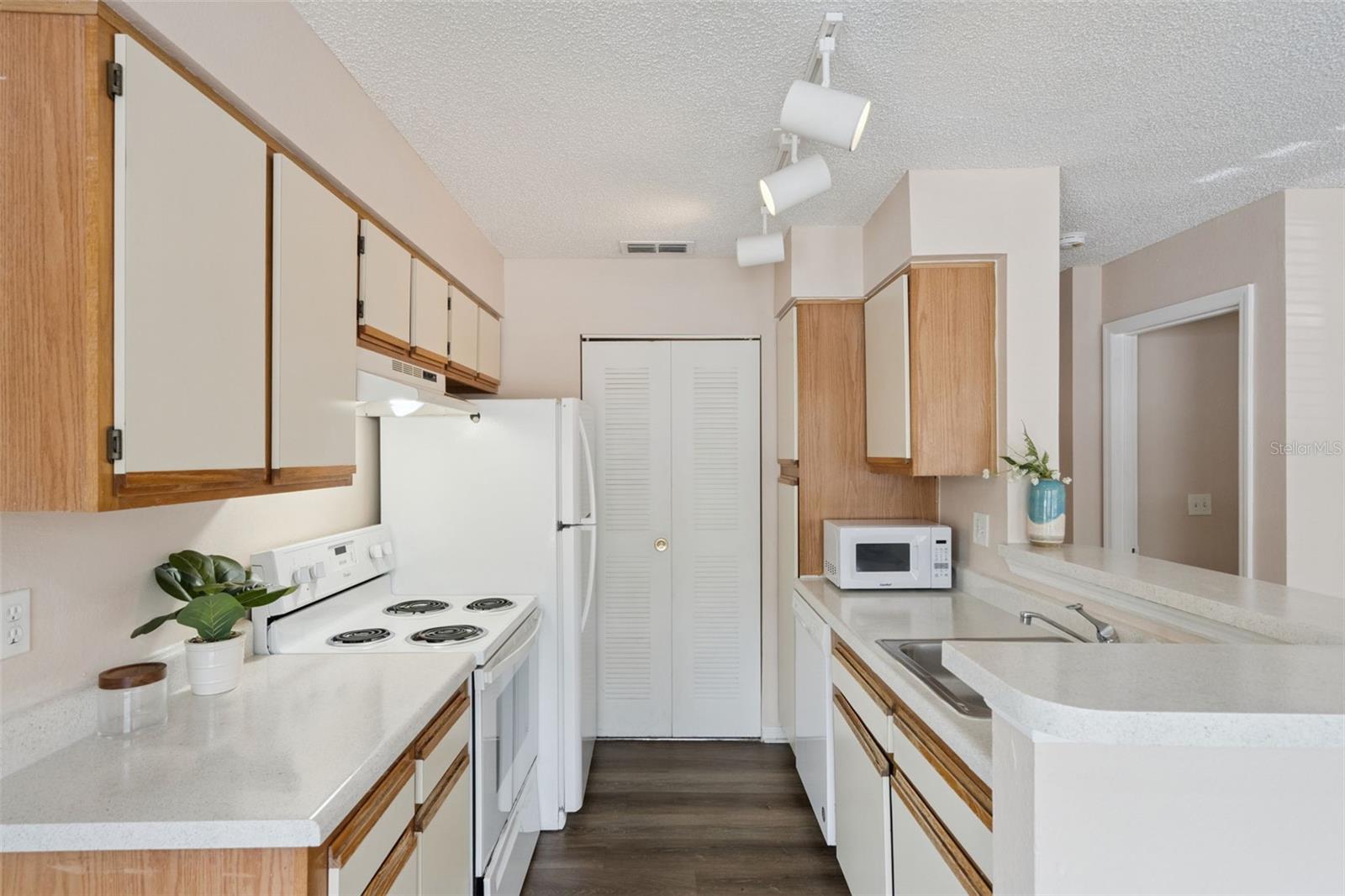 TRADEWINDS - Residential