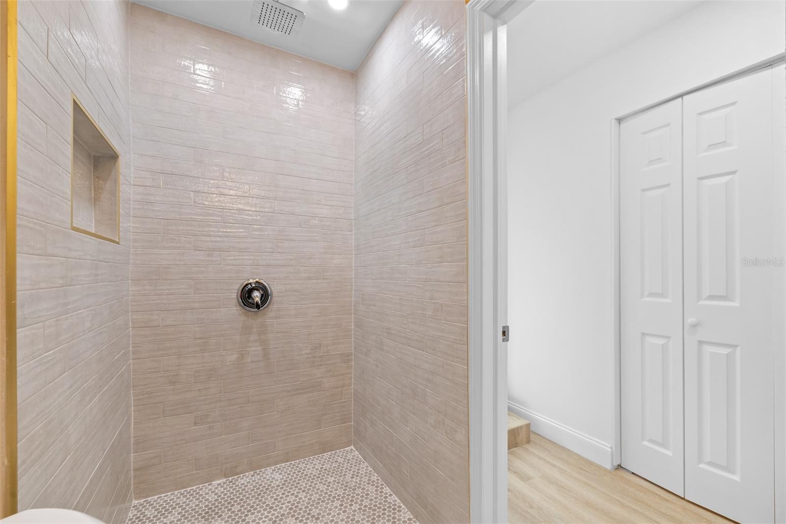 WELSHS LAKEVIEW - Residential