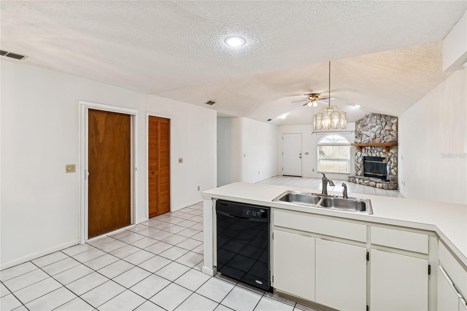 CLUB VILLAS CONDO - Residential