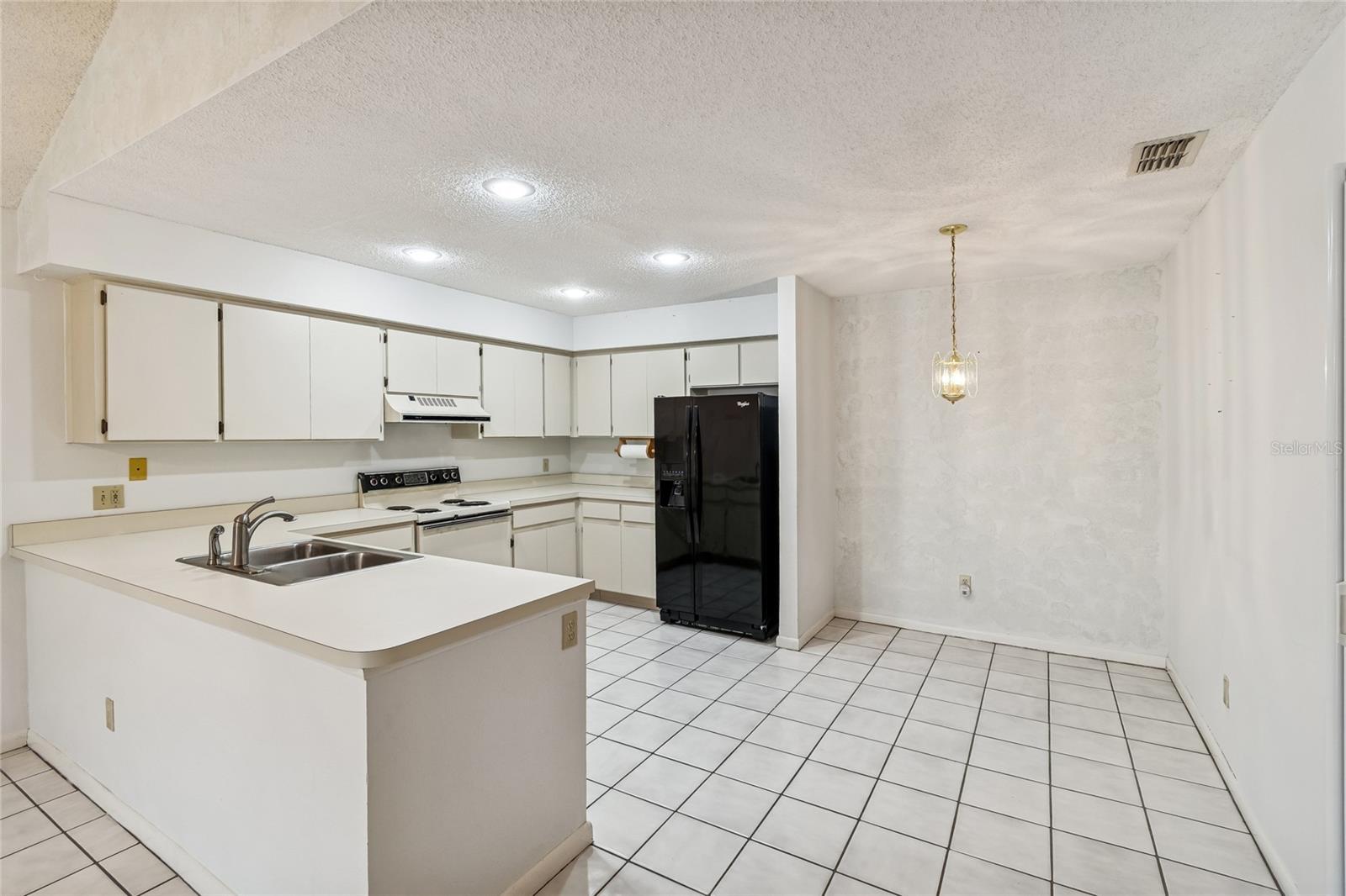CLUB VILLAS CONDO - Residential