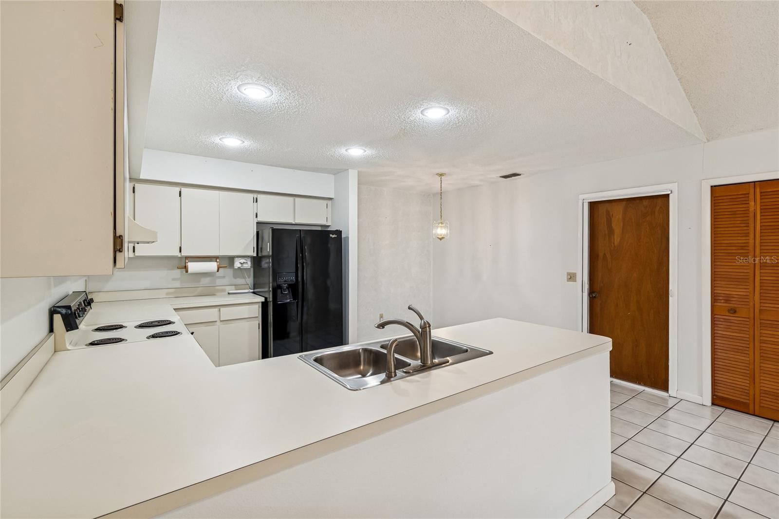 CLUB VILLAS CONDO - Residential