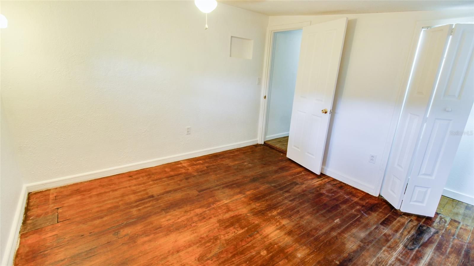 CLOVERLAWN - Residential Lease