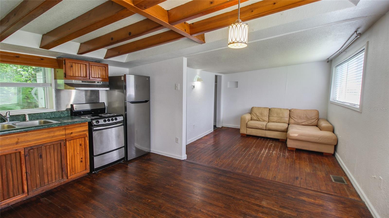 CLOVERLAWN - Residential Lease