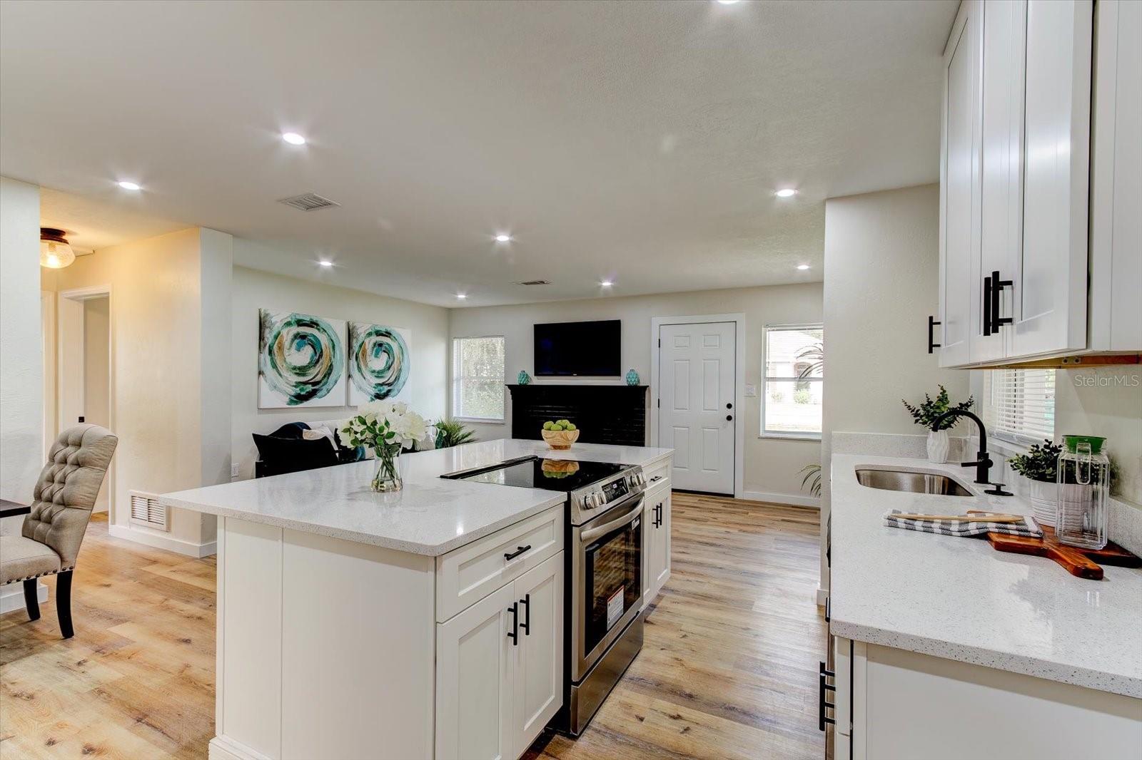 FIRST SUB BLK 198 DELAND - Residential