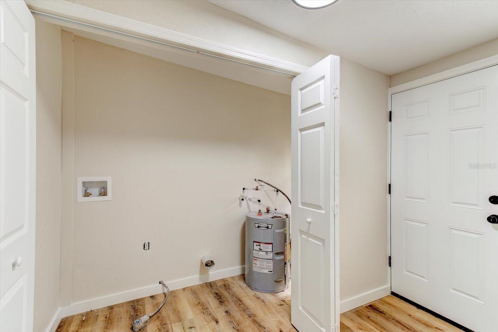 FIRST SUB BLK 198 DELAND - Residential