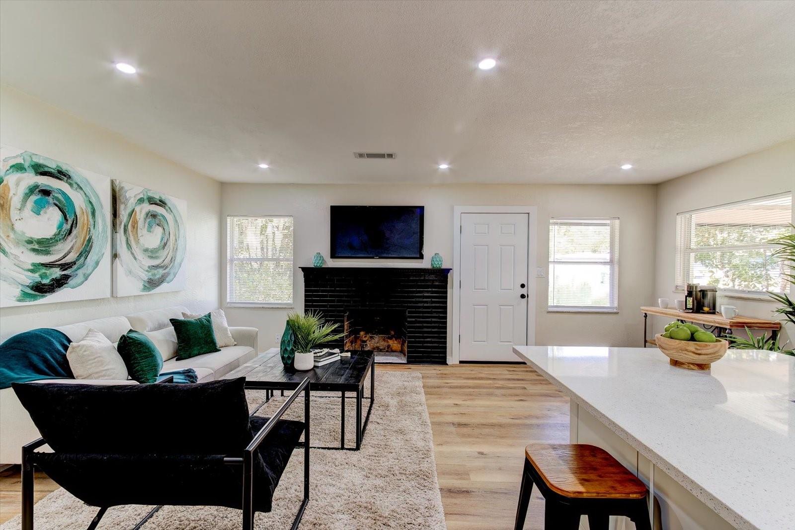 FIRST SUB BLK 198 DELAND - Residential