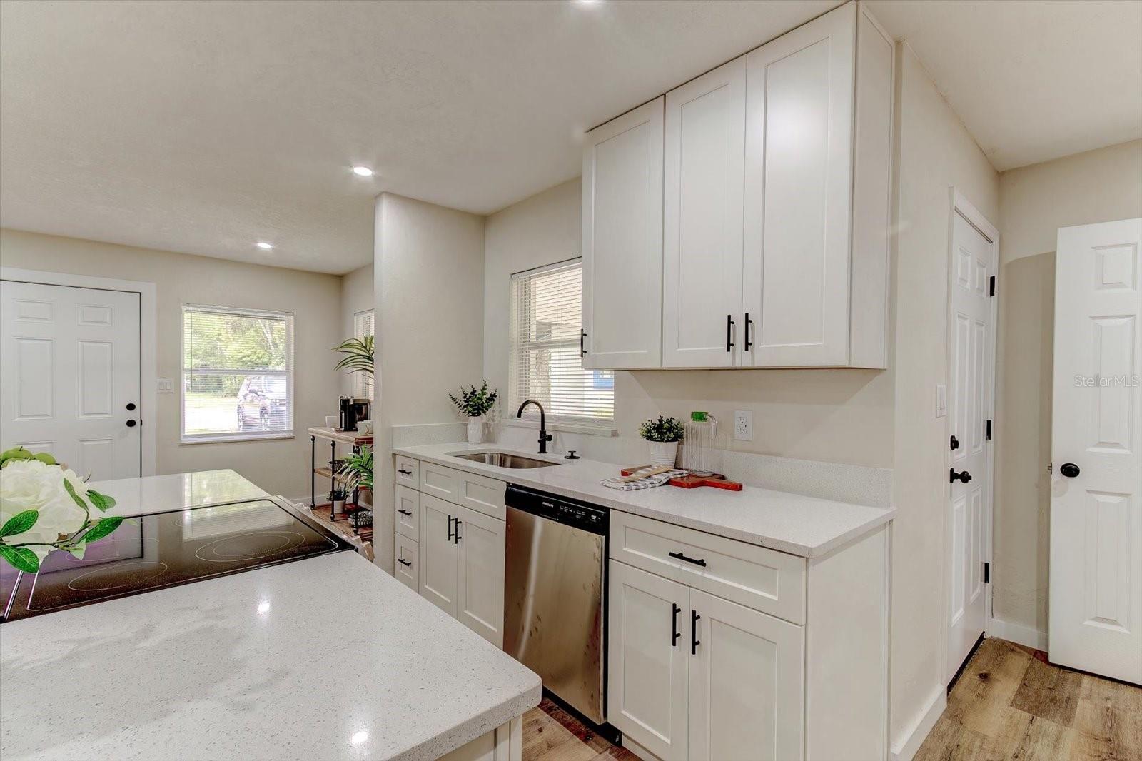 FIRST SUB BLK 198 DELAND - Residential