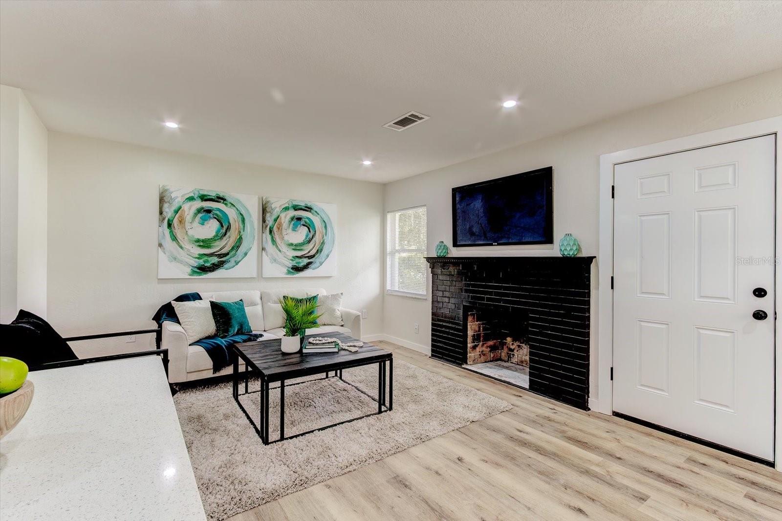 FIRST SUB BLK 198 DELAND - Residential
