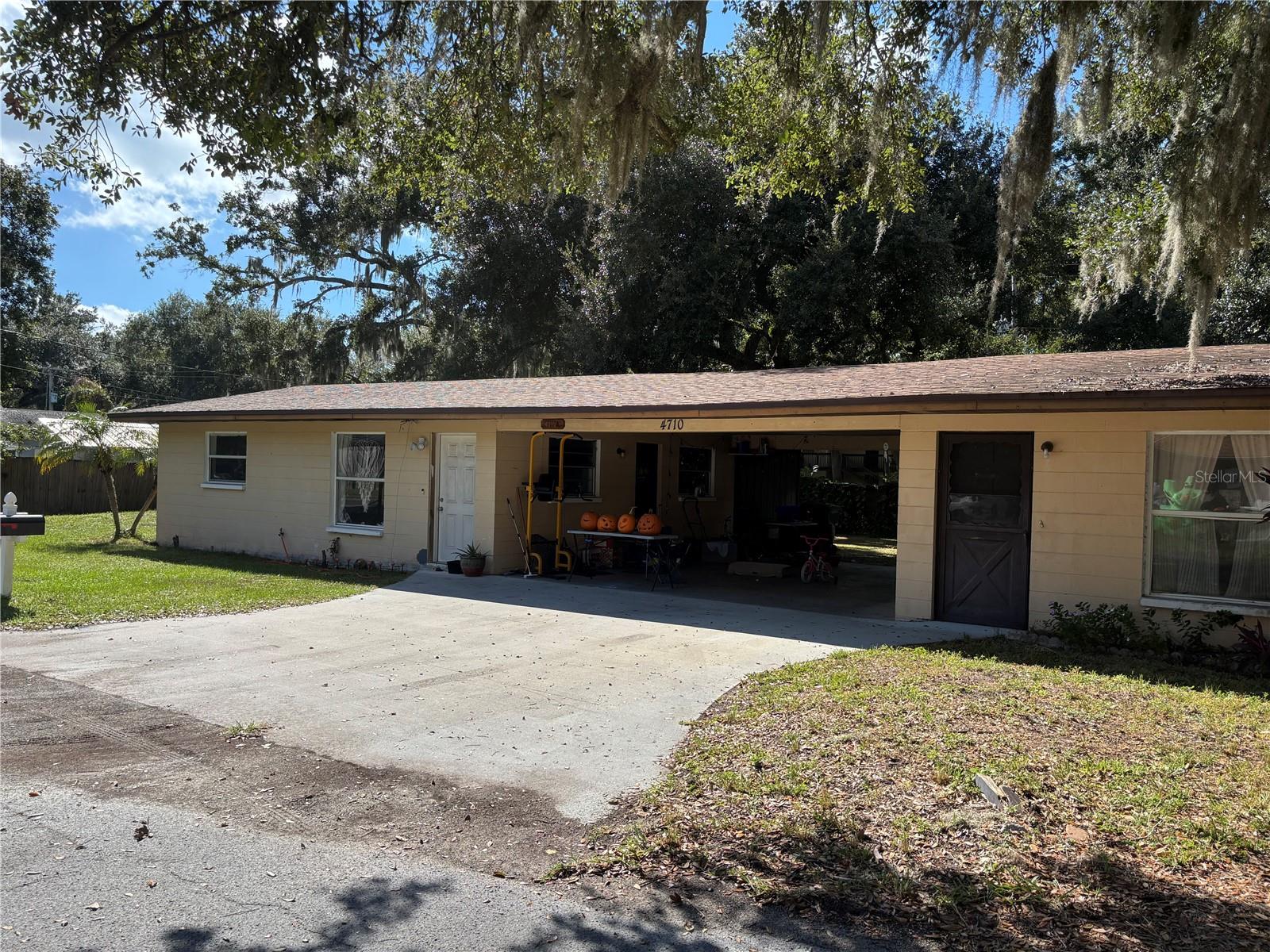 Completely renovated duplex and quiet neighborhood. Each unit encompasses three bedrooms, one bath with one currently rented at $1500 a month. This makes an excellent investment property, or you could possibly live in one unit and rent out the other period
