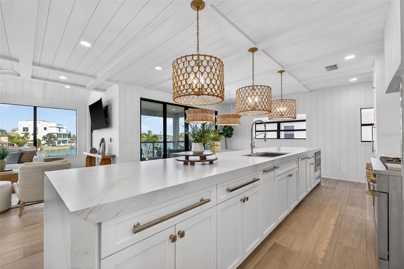 SUNSET LANDINGS - Residential