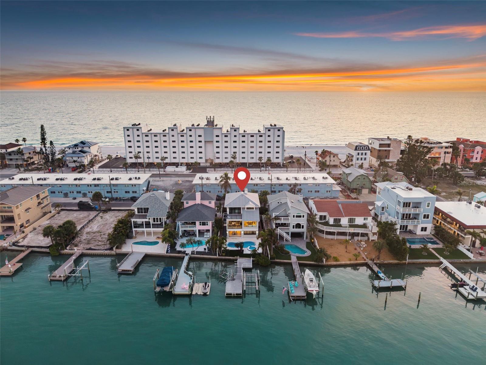 SUNSET LANDINGS - Residential