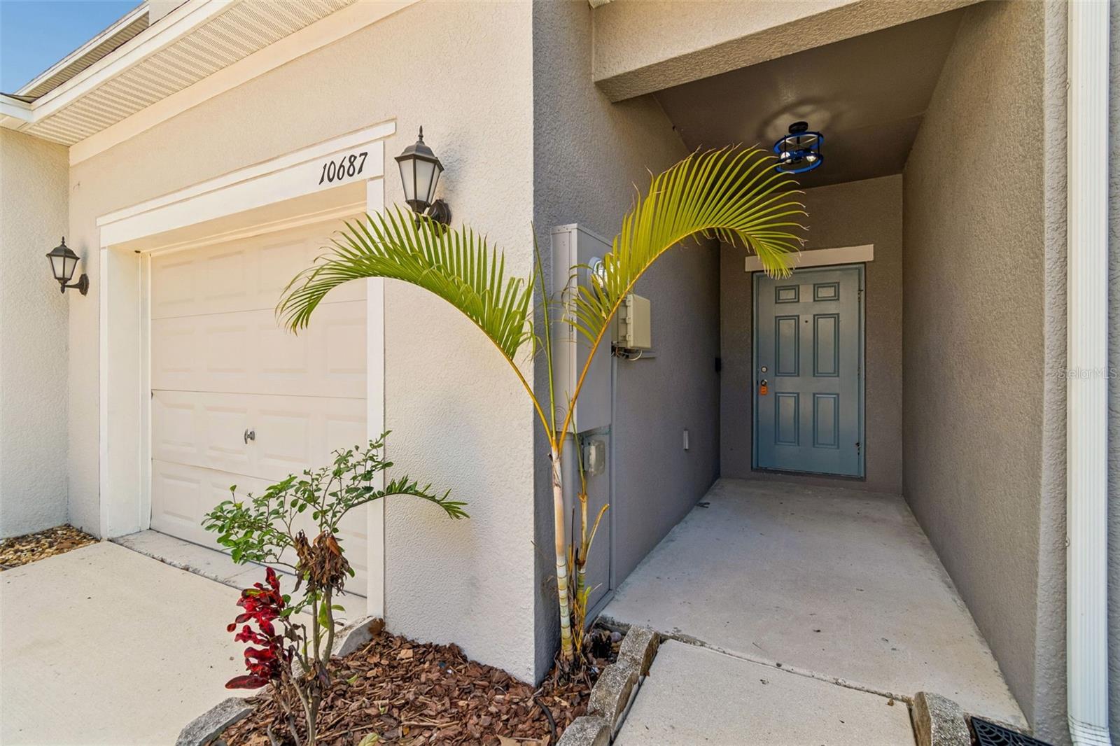 RIVERVIEW LAKES - Residential Lease