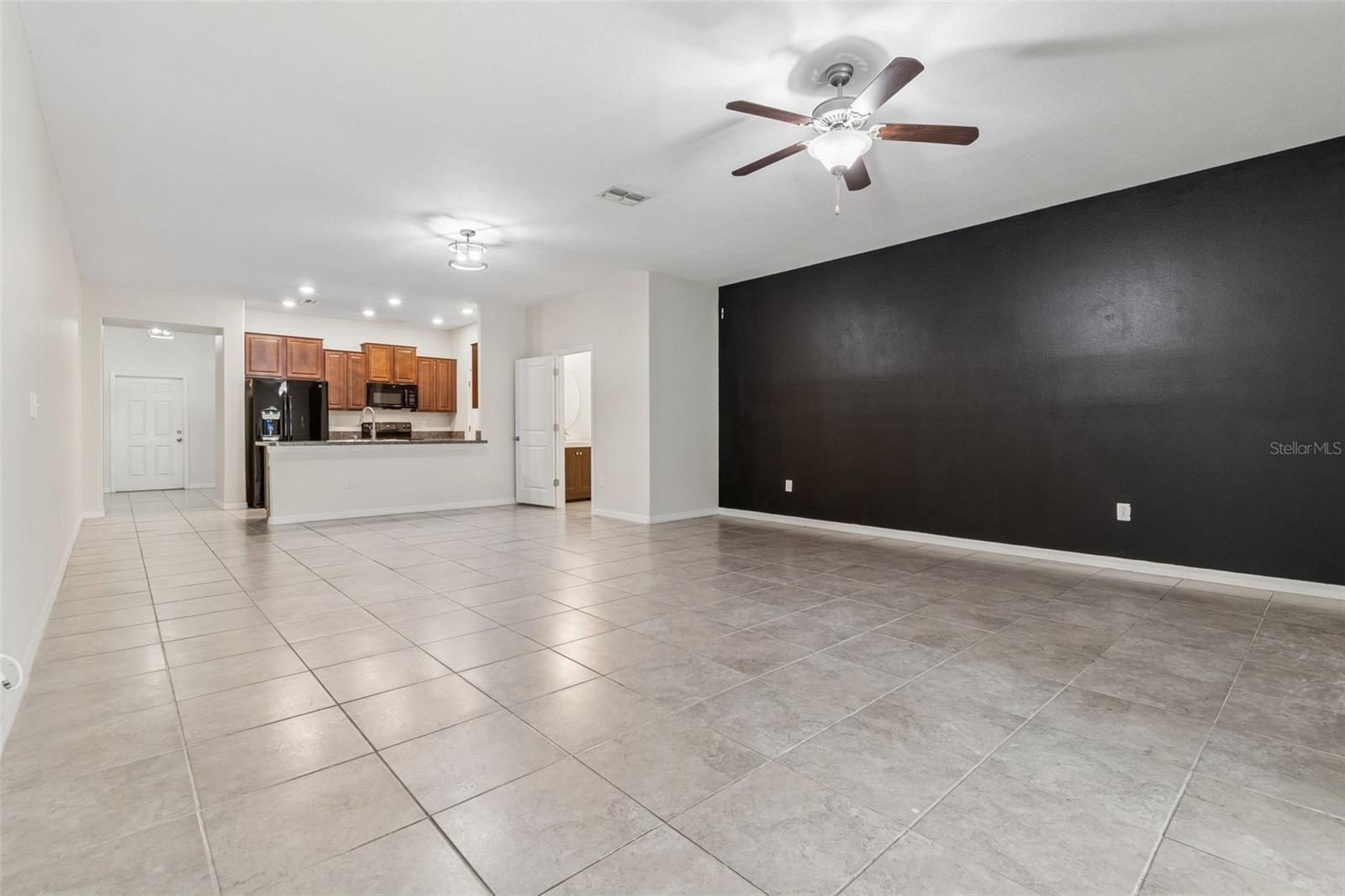 RIVERVIEW LAKES - Residential Lease
